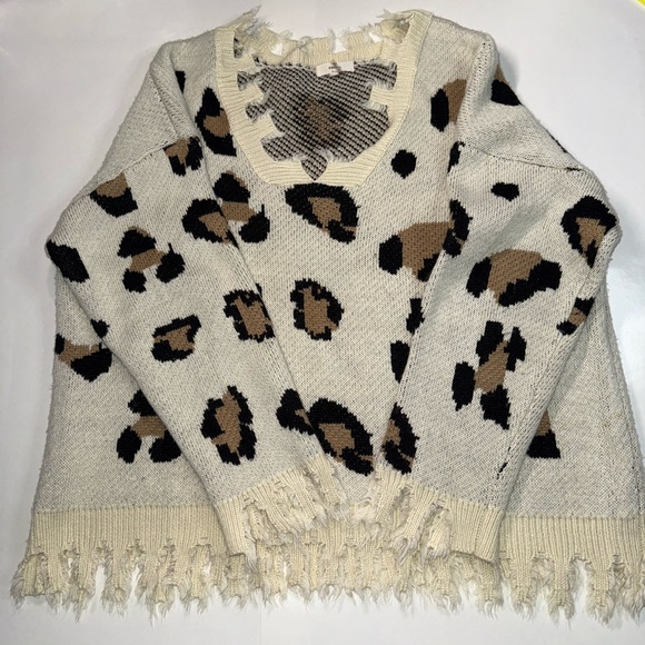 Anthropologie Sweaters - Anthropologie Entro Leopard Sweater V Neck Size Large Heavy Knit Distressed Hem